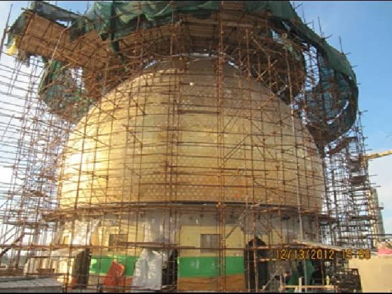 Strengthening the historical dome of the shrine of Imamain Askariyain(peace be upon them)