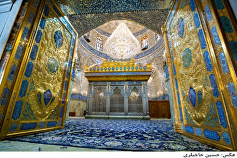The door of the shrine of Muslim Ibn Aqeel was opened to the worshipers of Kufa Mosque 