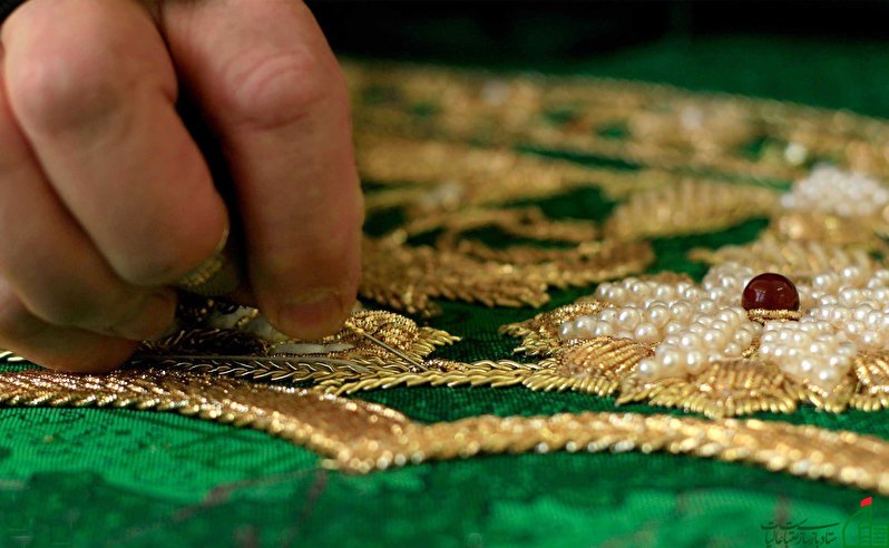 Sewing a special fabric for the holy graves of Imamain Askariyain