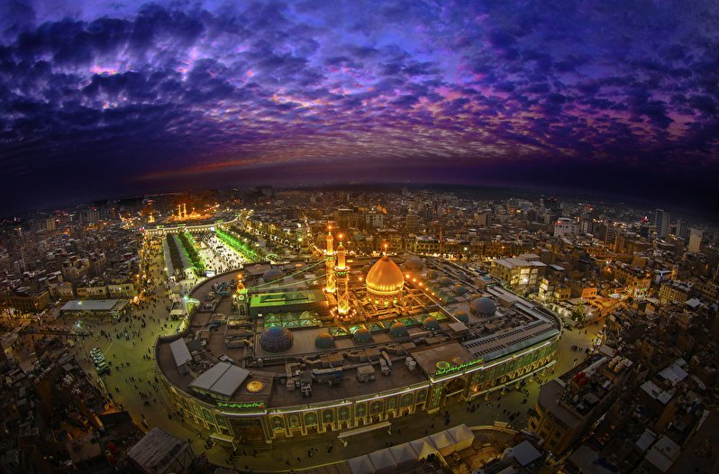 A beautiful image of Bayn al-Haramayn at night