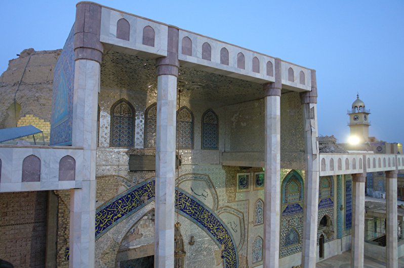 Destruction of the porch of the holy shrines of Samarra
