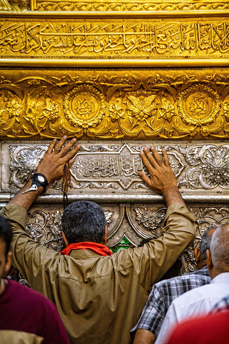 نمایی از ضریح مطهر امیر المومنین (ع)